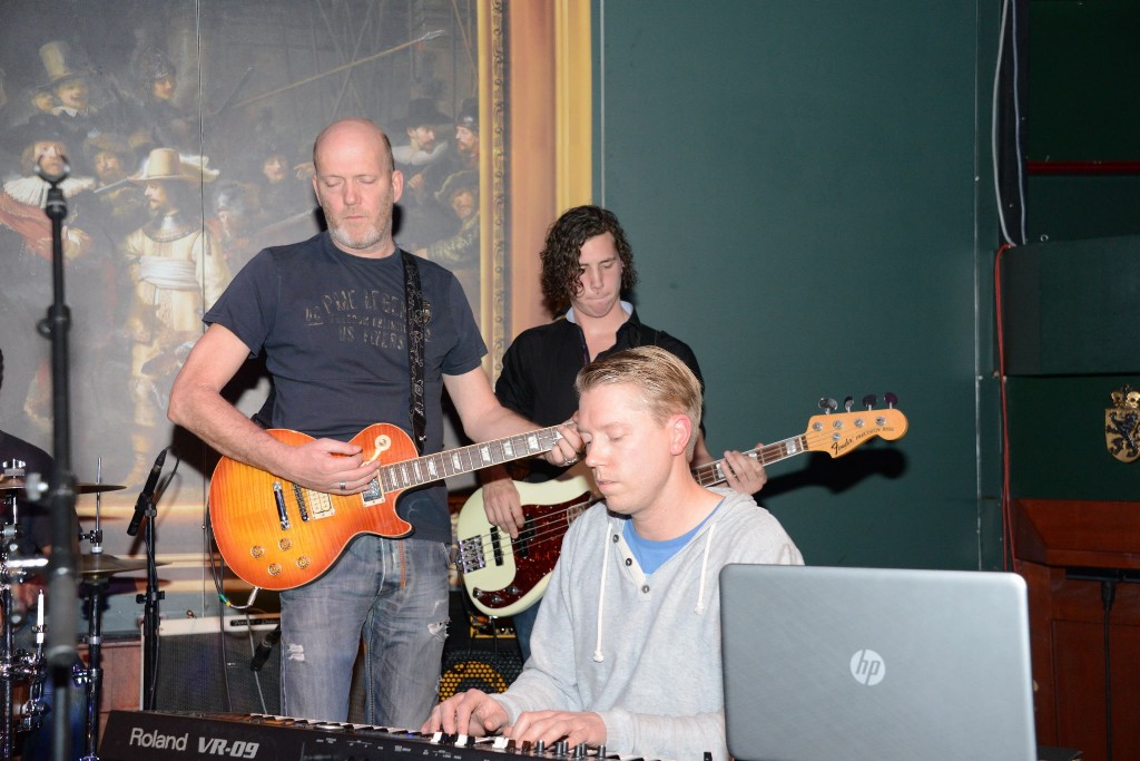 ../Images/Jamsessie November 2014 023.jpg